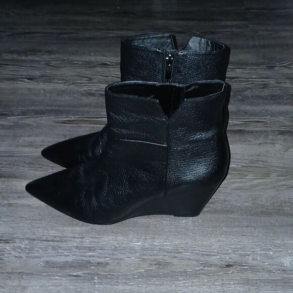 FRANCO SARTO |Amsterdam Black Leather pointed toe wedge ankle bootie Sz 7.5 EUC - Picture 3 of 9